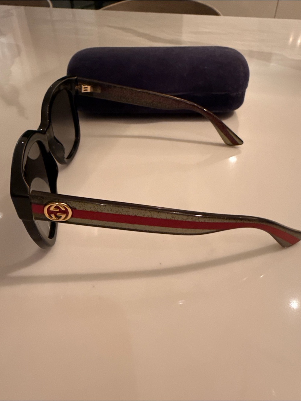 Gucci Black Square Oversized Sunglasses with Dark Lenses - Picture 3 of 3